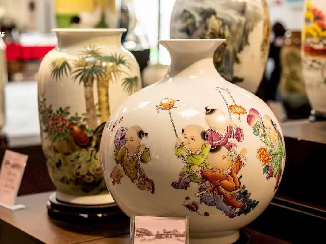 《岁岁和合》亮相景德百年名人陶瓷精品绝品展