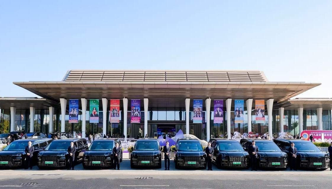 第九届深商盛典暨中国企业家俱乐部20周年活动举行，官方指定用车受关注！