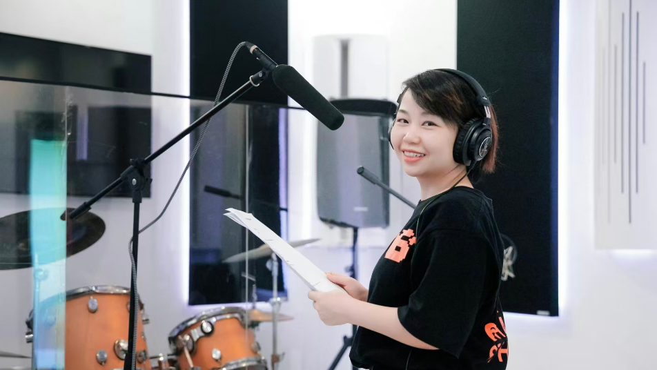 深圳“技客”故事|何春：用声音“画画”的配音导演