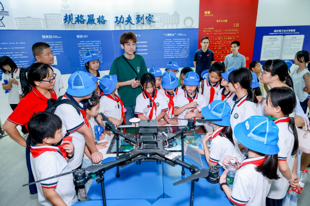 一封来自乡村的感谢信：深圳瑞众保险书写乡村振兴未来协奏曲