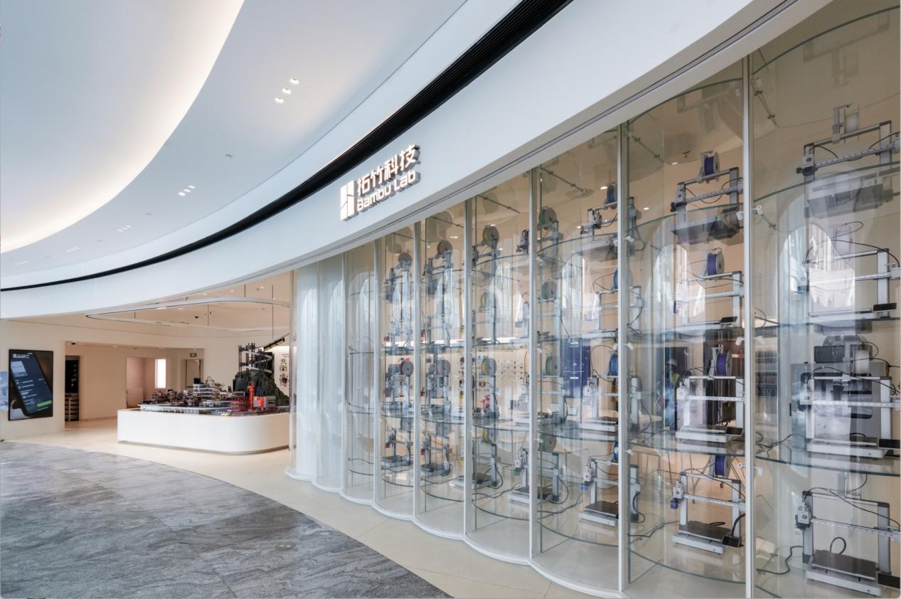 拓竹科技向深圳职业技术大学捐赠专项资金与设备