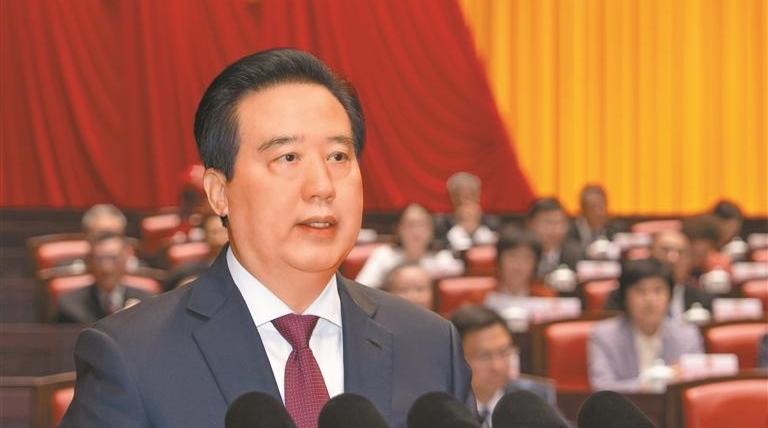 省十四届人大五次会议举行第二次全体会议