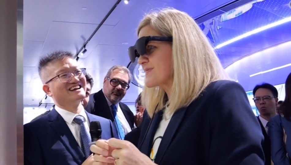 雷鸟创新亮相米兰冬奥，来自深圳的AI智能眼镜成为国际赛场上的“中国名片”