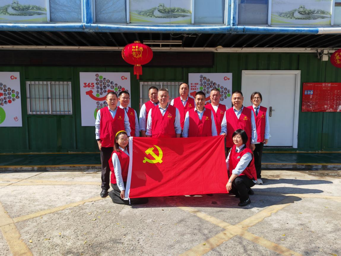为公交场站梳妆打扮 深圳巴士集团丽康车队开展党建主题活动
