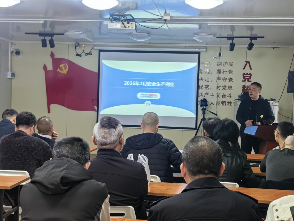 筑牢春运安全防线 深巴四公司丽康车队开展“右转必停”专项整治行动