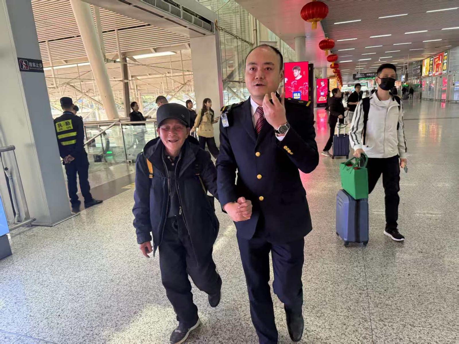 微光成炬，照亮归途——深圳北站春运人物群像纪实