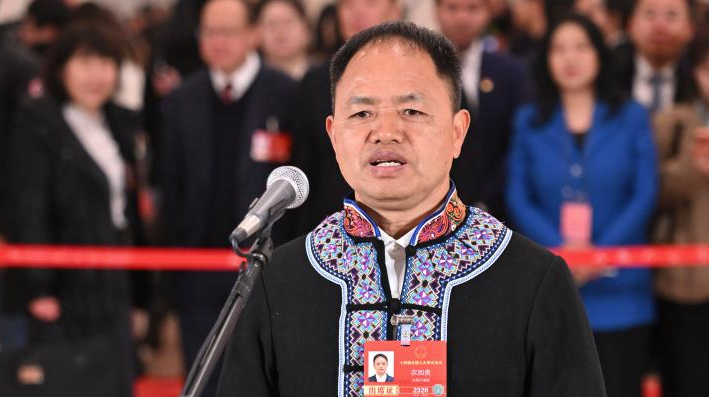 代表通道丨农加贵：坚守40年 帮助100多个孩子走出大山