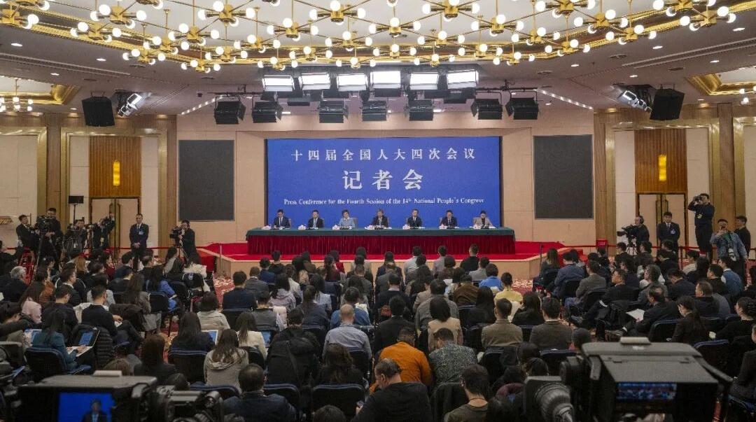 两会经济热点快评｜民生主题记者会上的“新意”“诚意”“暖意”