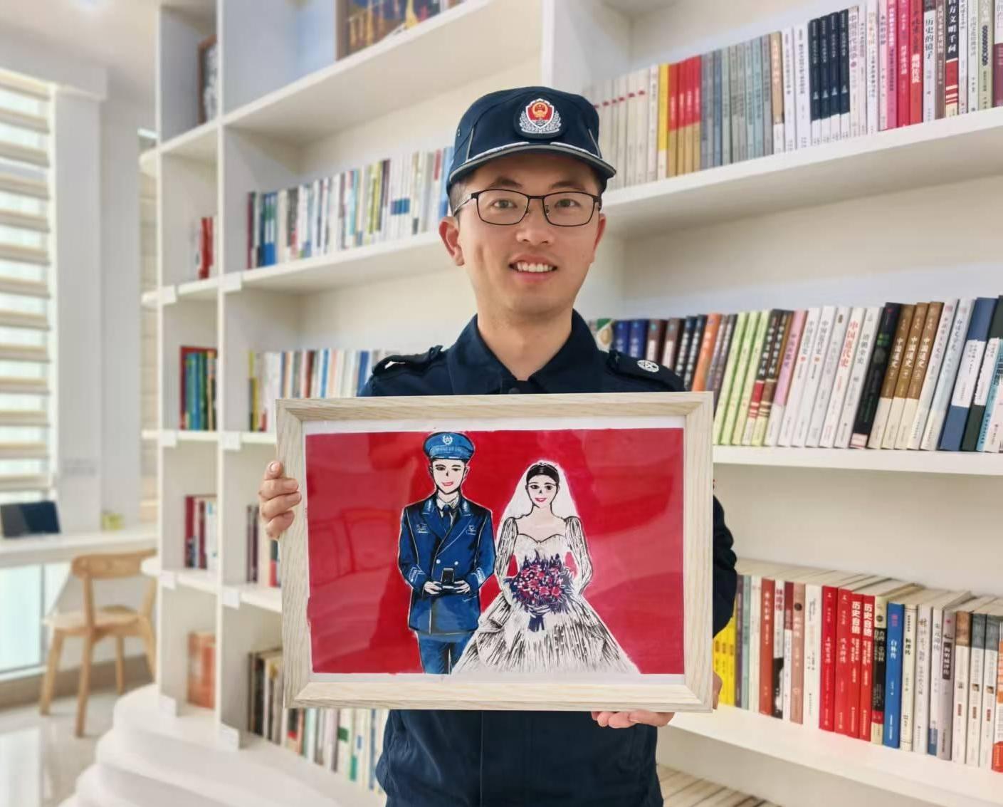 雕刻时光印刻深情 深圳海警局执法员亲手制作版画送给亲爱的她