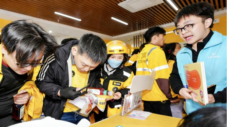 鹏城金盾｜拓展教育阵地 深圳“3·15”金融教育直达骑手司机与社区居民