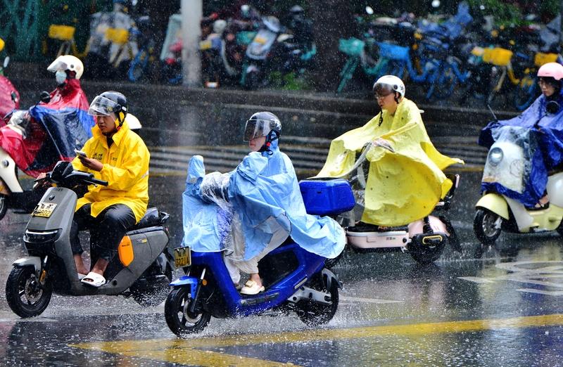 南方连阴雨江南华南累计雨量大 北方大部偏暖昼夜温差显著