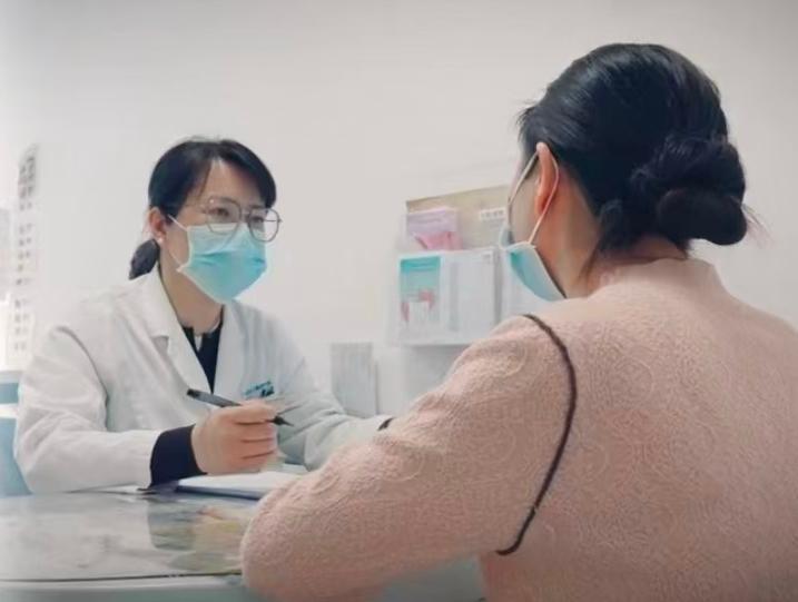 医线直击 | 出现潮热盗汗症状是更年期科学干预的黄金窗口期