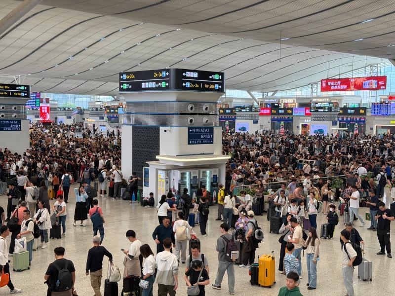 香港“超级长假”带火跨境高铁 广深港单日送港客8.6万破纪录