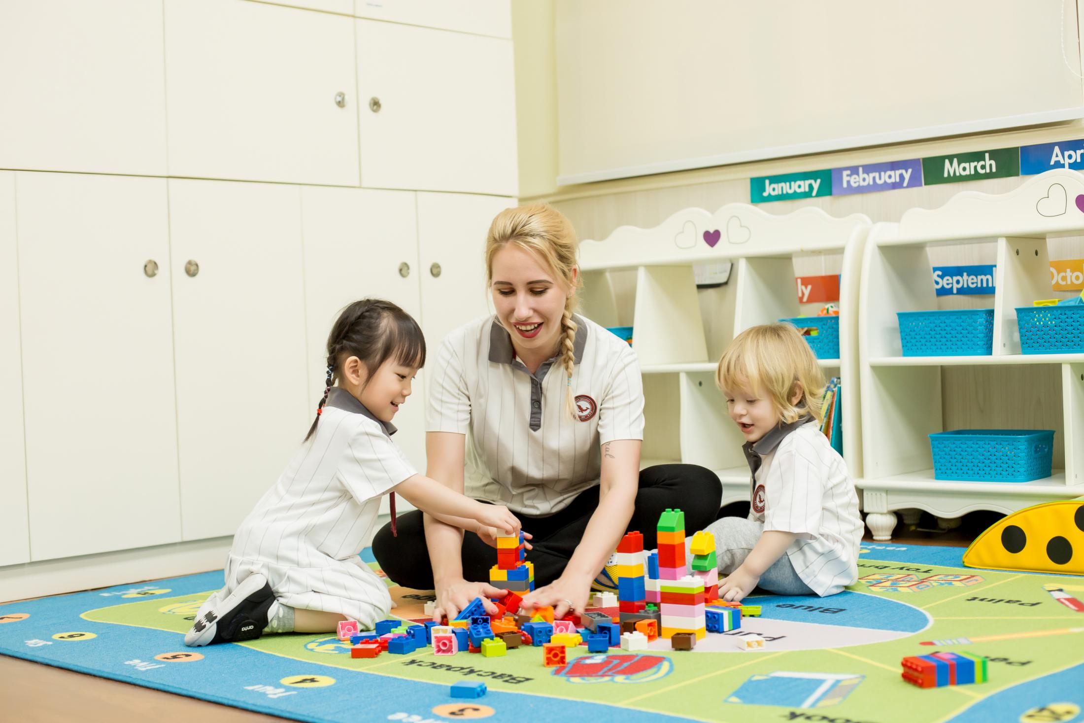 孩子多大可以开始学外语?这所幼儿园引入"三语教学"拓宽学生国际视野