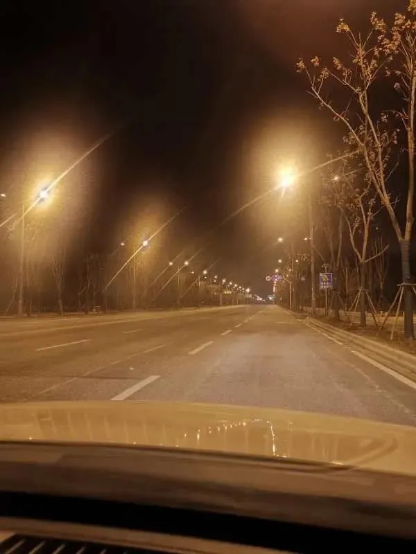 凌晨四点这群人在守候什么