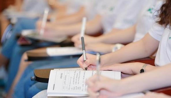 【学有优教】深圳宝安启动“雏鹰计划” 672名新教师报到参加岗前培训