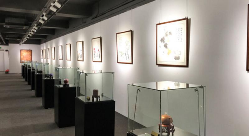 【文化深圳】把姓氏背后的故事融进紫砂艺术 《百家姓壶》艺术展在深圳开幕