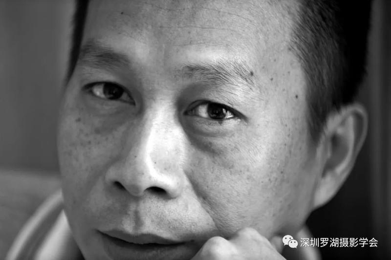 郑东升老街老城图片展在东门思月书院开展