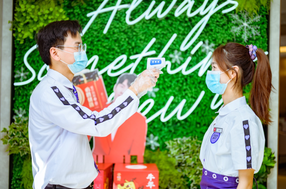 陪你在深圳过年必胜客向抗疫一线城市守护者送上暖心年夜饭