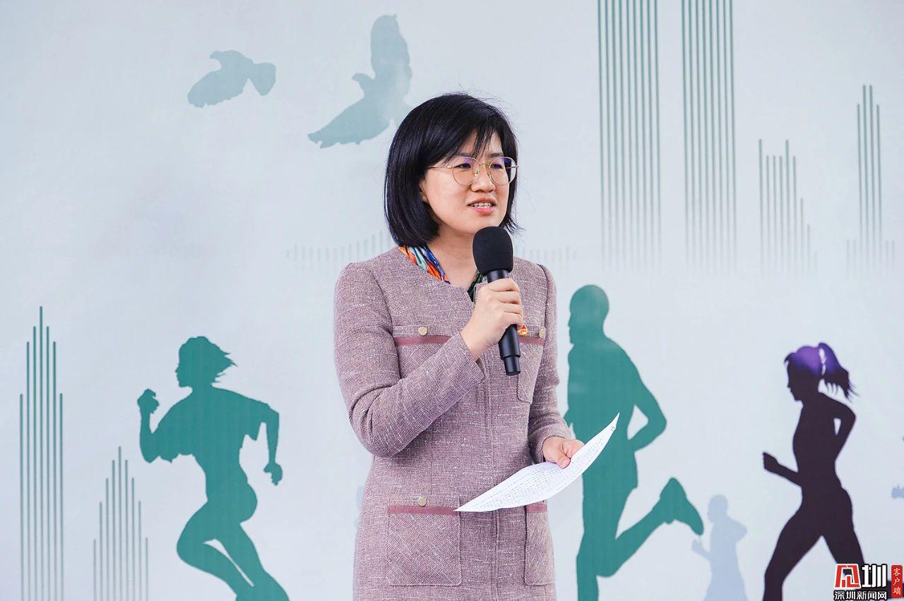 (团市委书记方琳致辞)人生有两件美好的事情,"青春"与"读书",当"青春"