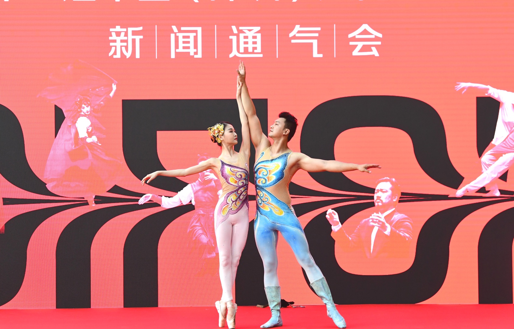 剧院的杂技剧《化·蝶》均选自国人熟知的文学作品与民间传说的人物