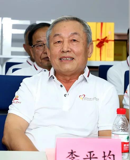 财声深圳市退役军人事务局思想权益处处长谭洪伟总结介绍了本次座谈会