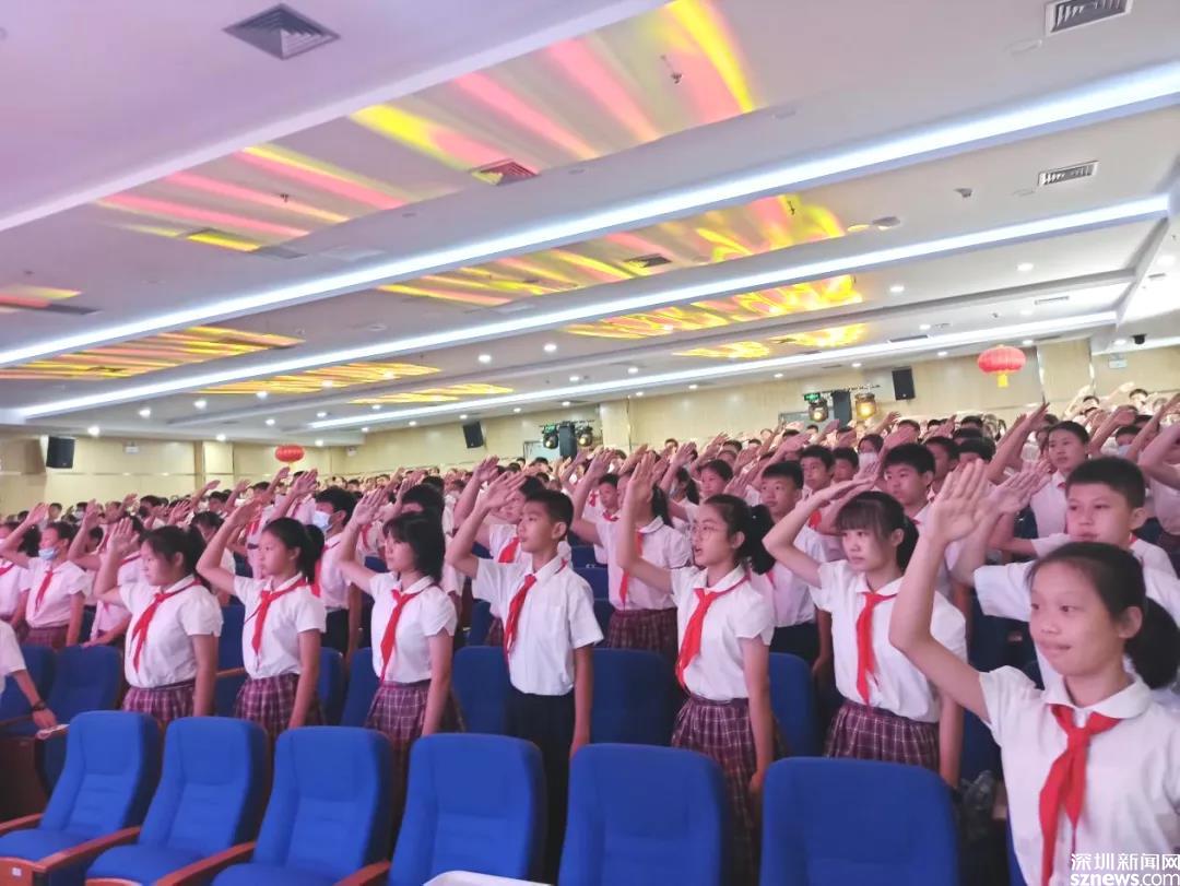 深圳市蛇口育才教育集团育才二小举行六年级毕业典礼定格最美童年回忆