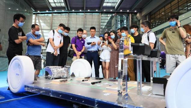 7月19日起，深圳市民可以率先体验无人车服务
