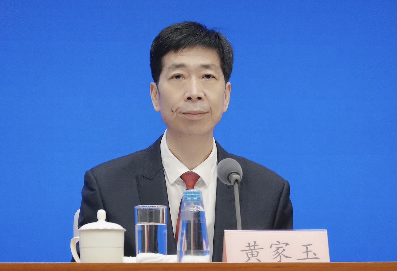 财政部科教和文化司司长黄家玉 本刊记者邢宝华摄第三个环节是从项目