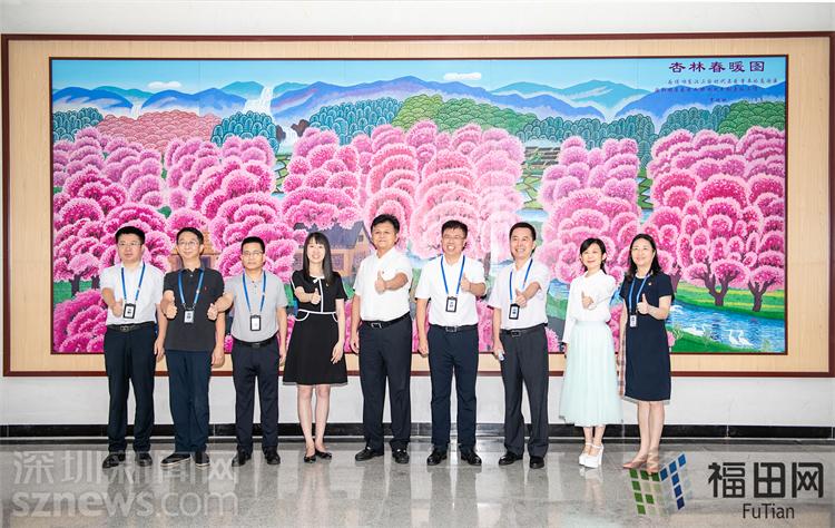 全国首幅木雕杏林春暖图在广州中医药大学深圳医院揭幕