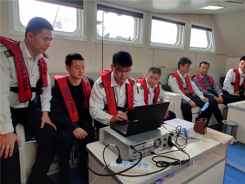 珠江口水域调整航标为通航安全护航
