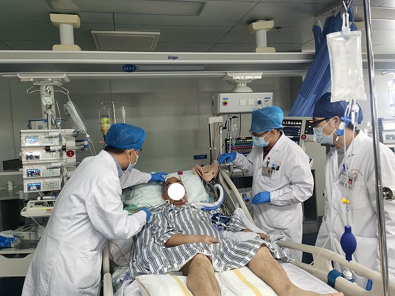 启动疫情期间急诊手术流程龙岗中心医院成功抢救一名危重病患者