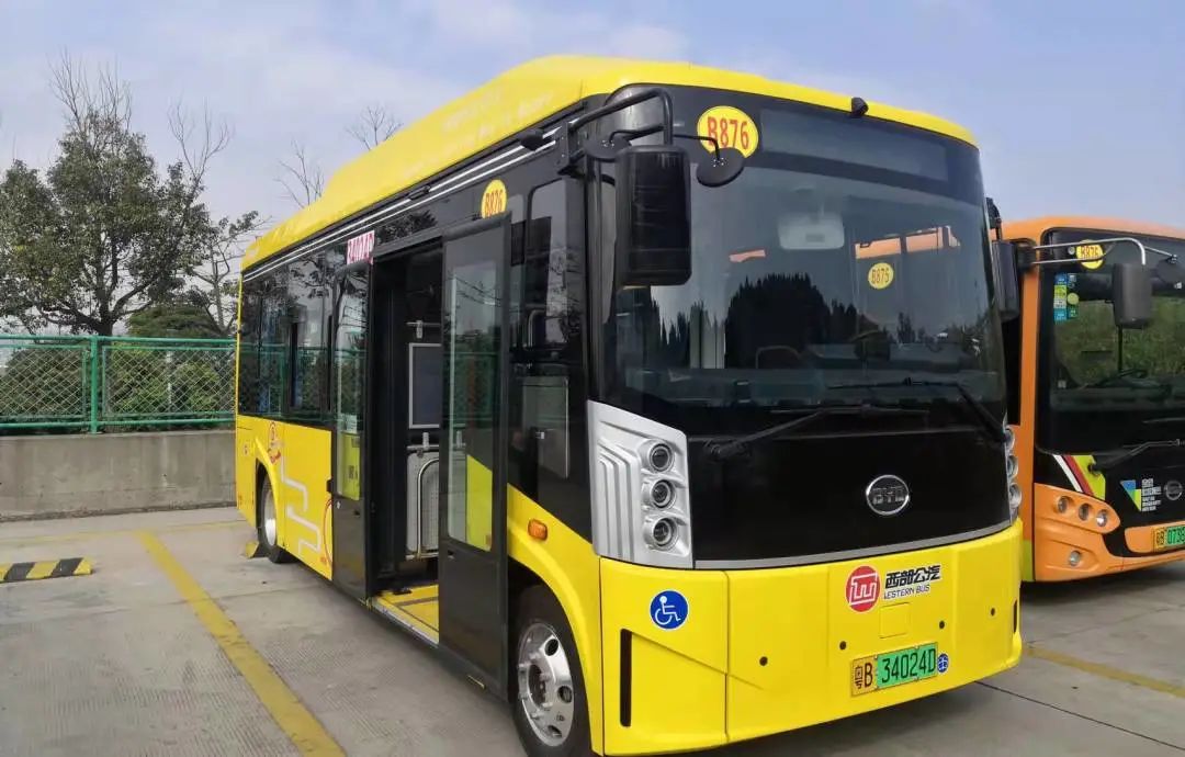 深圳公交又有新车到自带儿童座椅