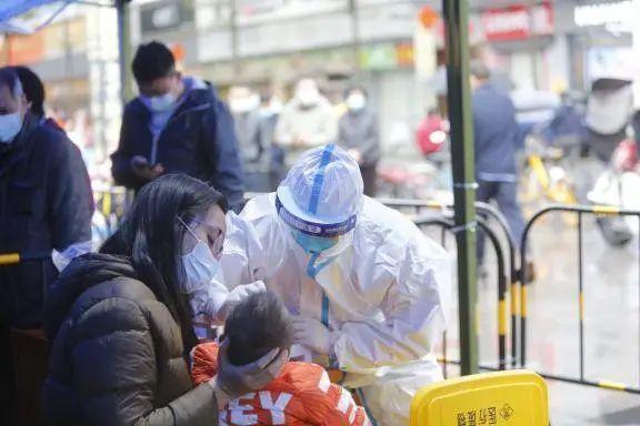 严把疫情防控关口宝安速度温度全力阻击奥密克戎