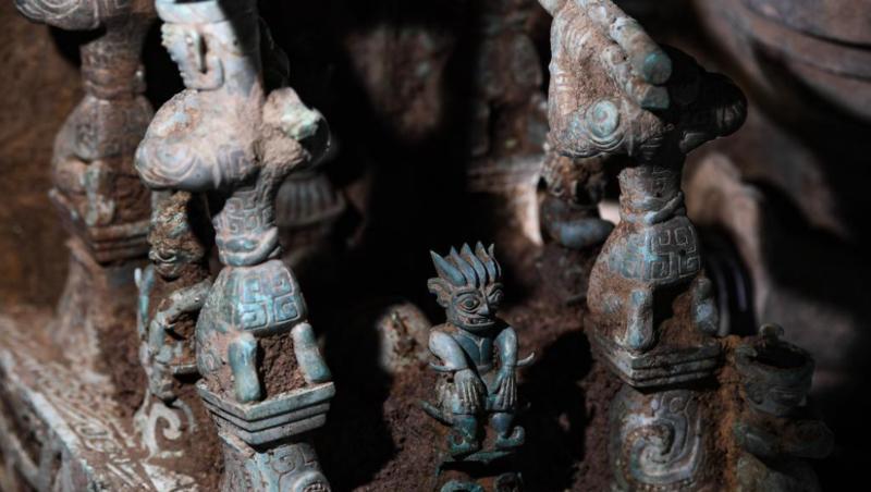 三星堆新发现6个“祭祀坑”上新文物近13000件