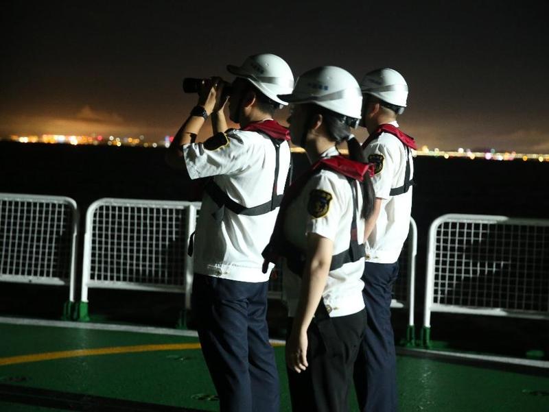 广州海事部门圆满完成深中通道E20管节浮运保障任务