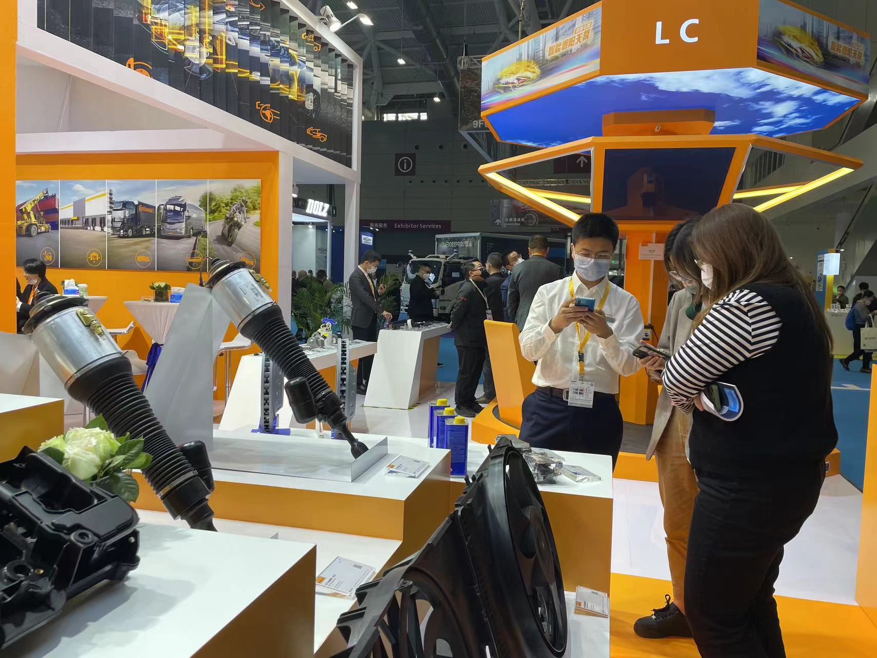 深圳国际会展中心今年首展人气旺