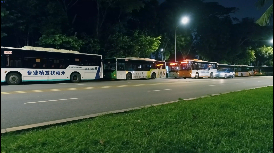 告别“睡马路”，83台公交车“回家”了！国内最大智慧公交车库在福田启用