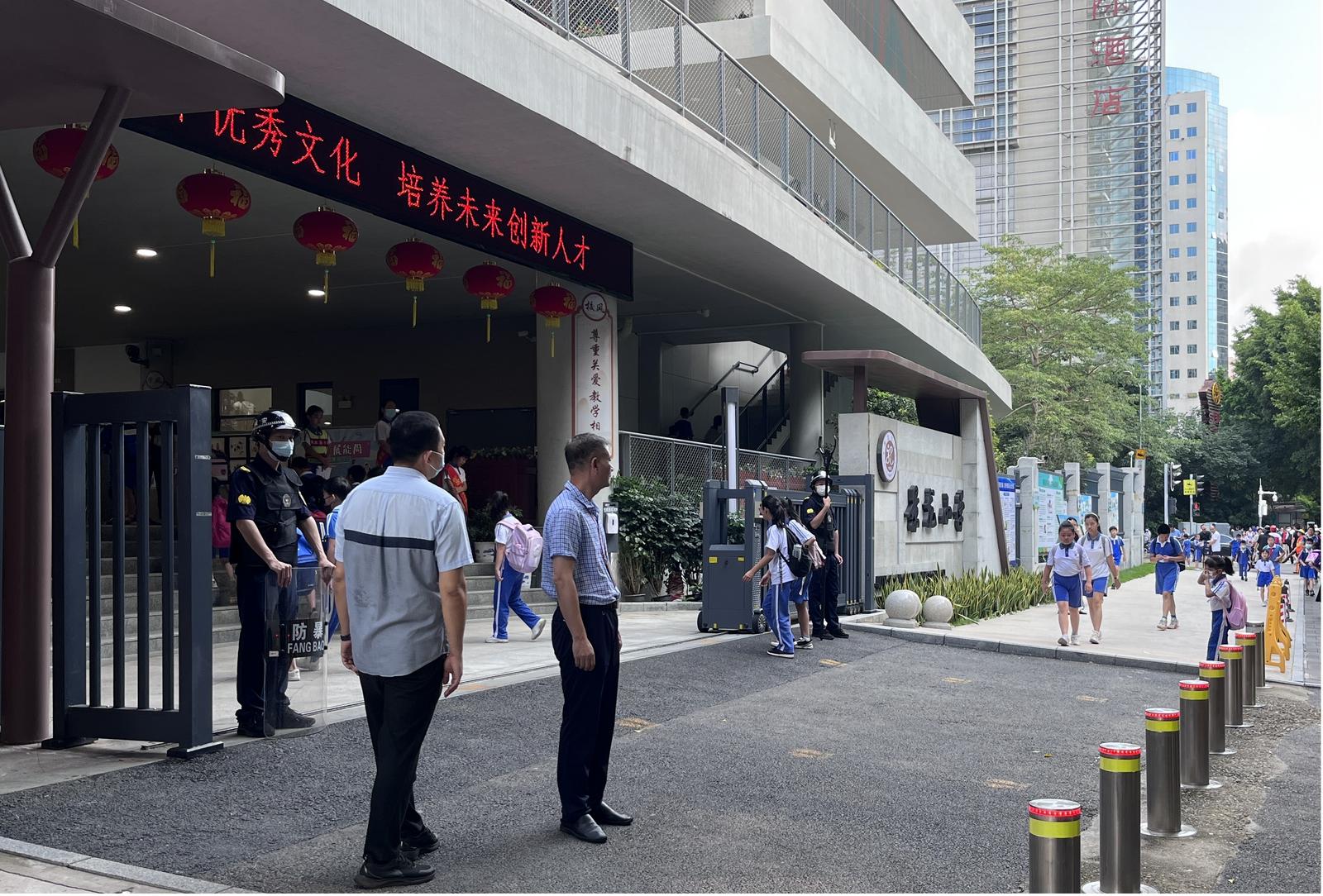 民呼我应学生提前到校无法进校园可能存在安全隐患景龙小学将继续优化