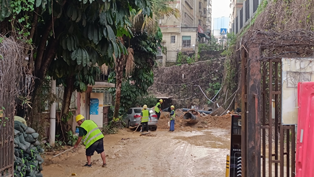 龙华区暴雨致一道路塌陷，342名群众安全疏散安置