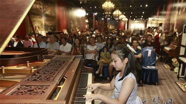 《梁祝·黄河》十九世纪双钢琴音乐会在龙华大浪举行
