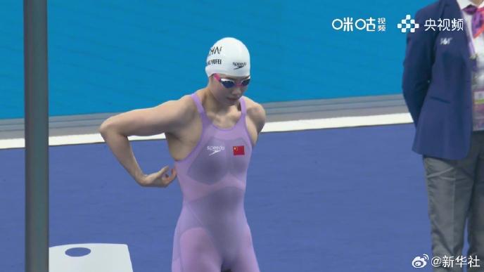张雨霏获得女子100米蝶泳金牌