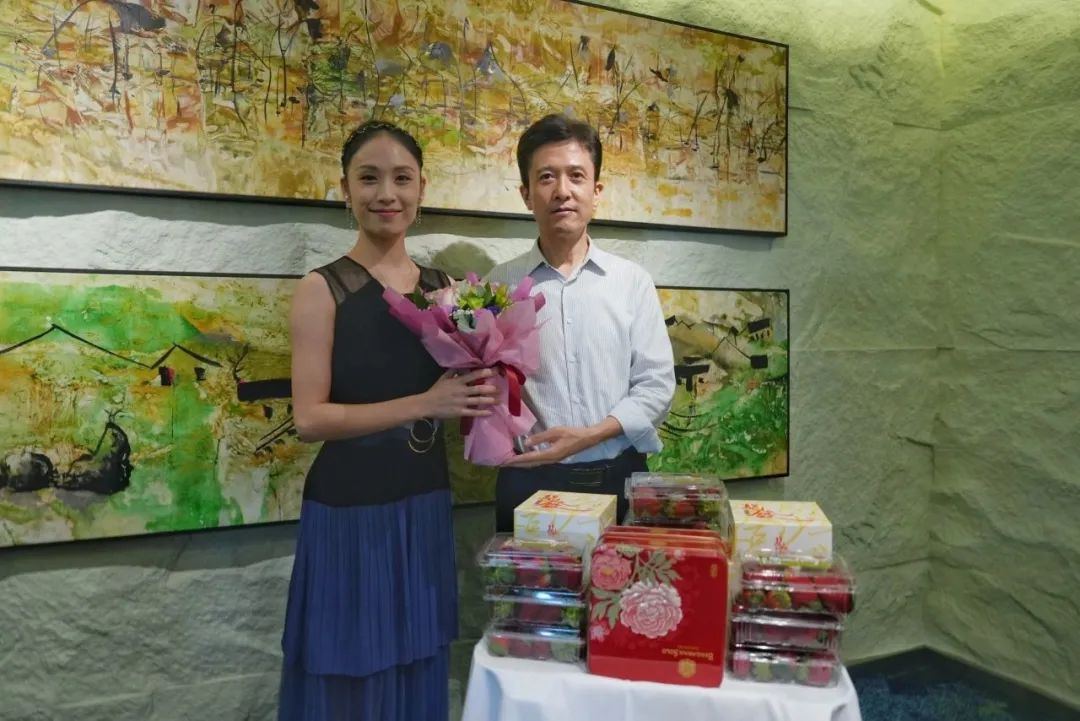 on the mid-autumn festival, which falls on today, shenzhen