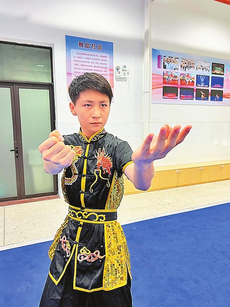 深圳学子勇夺世界传统武术锦标赛金牌