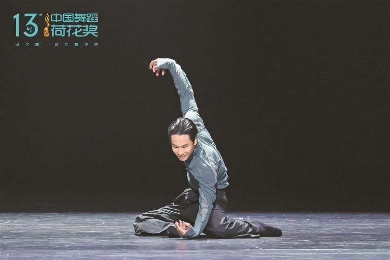 深圳两部作品摘取中国舞蹈“荷花奖”_深圳新闻网