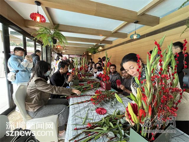 留深过年乐趣多，外籍人士在龙华观澜湖体验“中国年味”