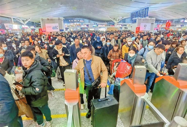 深圳单日返程客流创新高 预计元宵节前后迎来第二波返程客流高峰