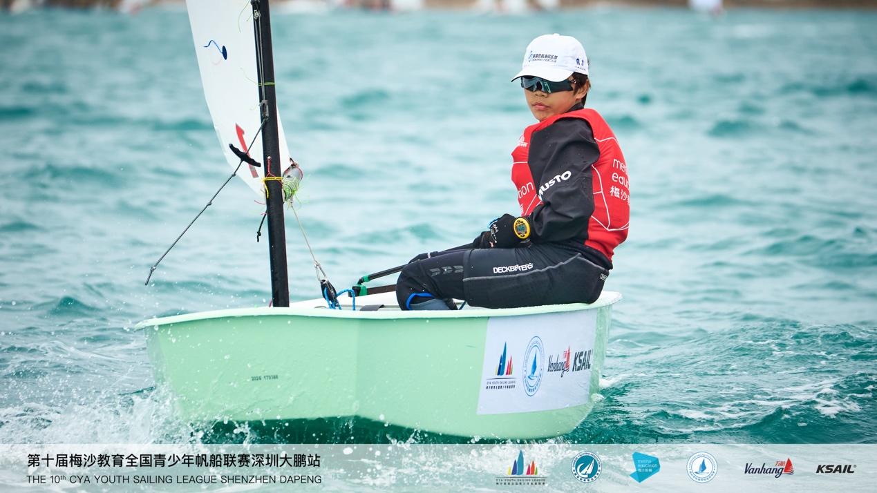 黄晟羲,林焕冉,刘禾骏三位队员在本次比赛中首次跻身金组行列,这对于