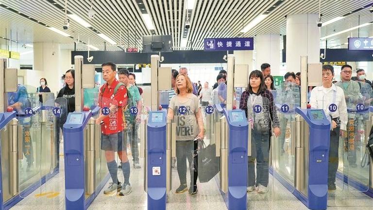 清明节假期前两天经深圳口岸出入境人员日均77.7万人次