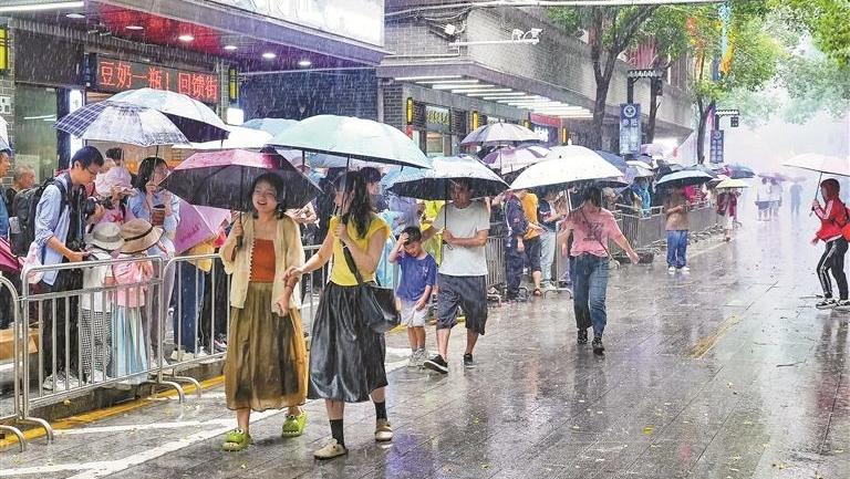 今年以来首场暴雨让深圳入汛